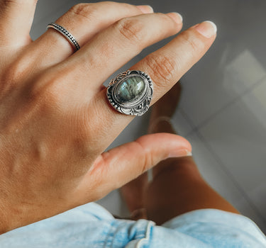 Secret-Gardn-Labradorite-Ring