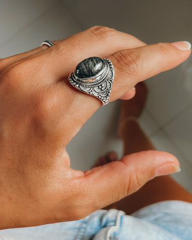 Secret-Gardn-Labradorite-Ring