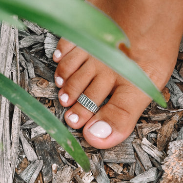 Edgy Toe Ring