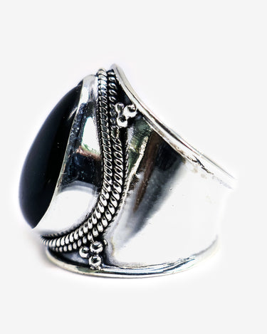 framed-onyx-ring